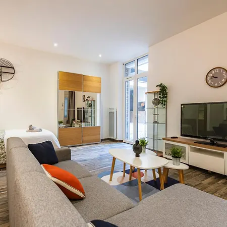 Le Jeanne D'arc - Center - Cathedral Remeš